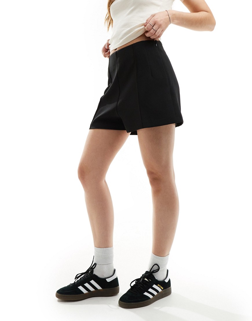 tailored high waist seam detail shorts in black