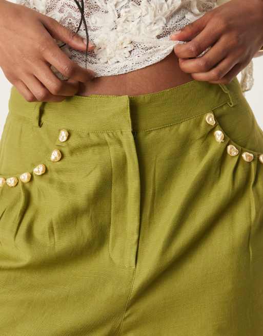 ASOS DESIGN tailored linen look a-line shorts with pearl detail in olive, 2 of 5