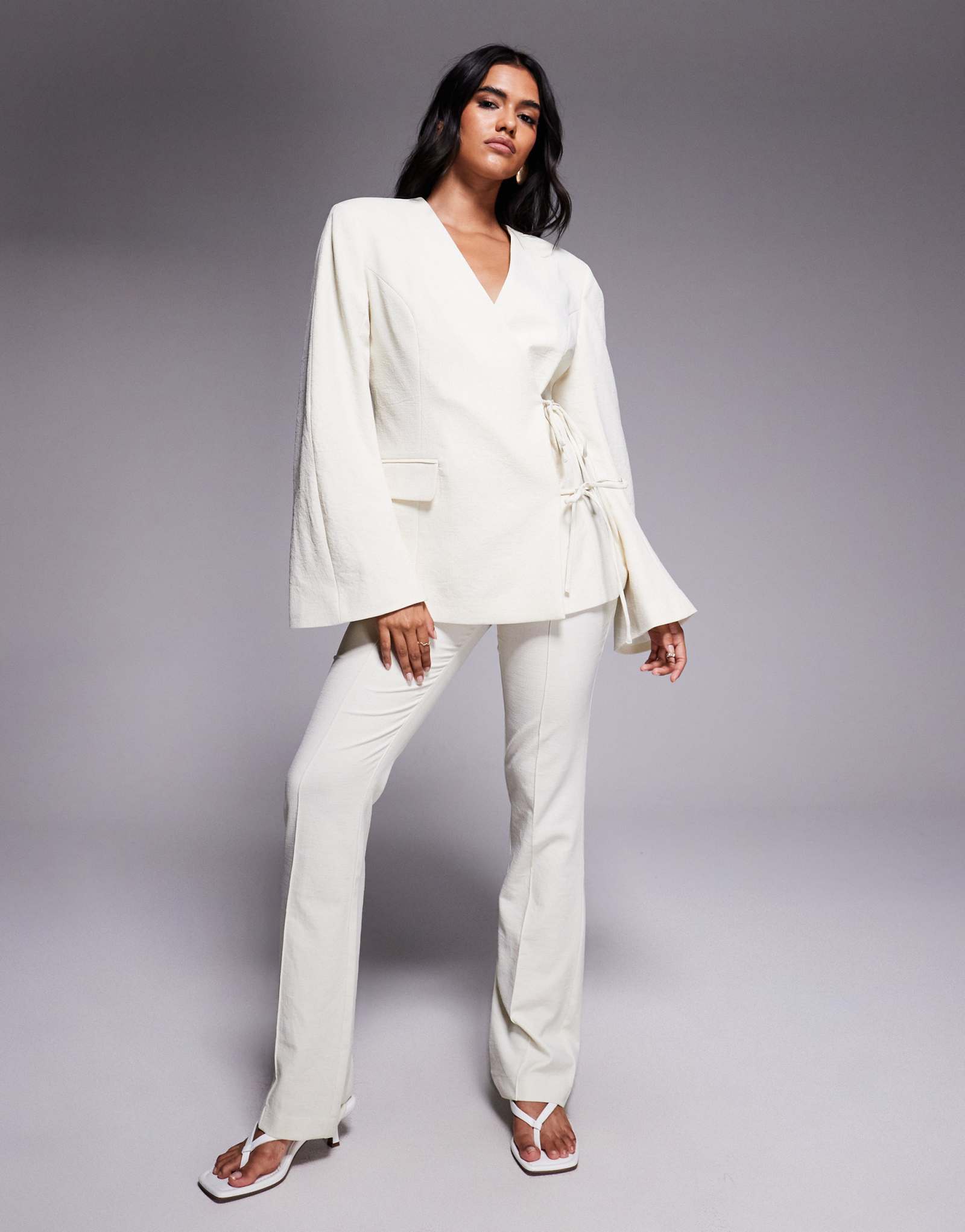 Льняные брюки-клеш от ASOS DESIGN, сшитые на заказ в молочном цвете - часть комплекта