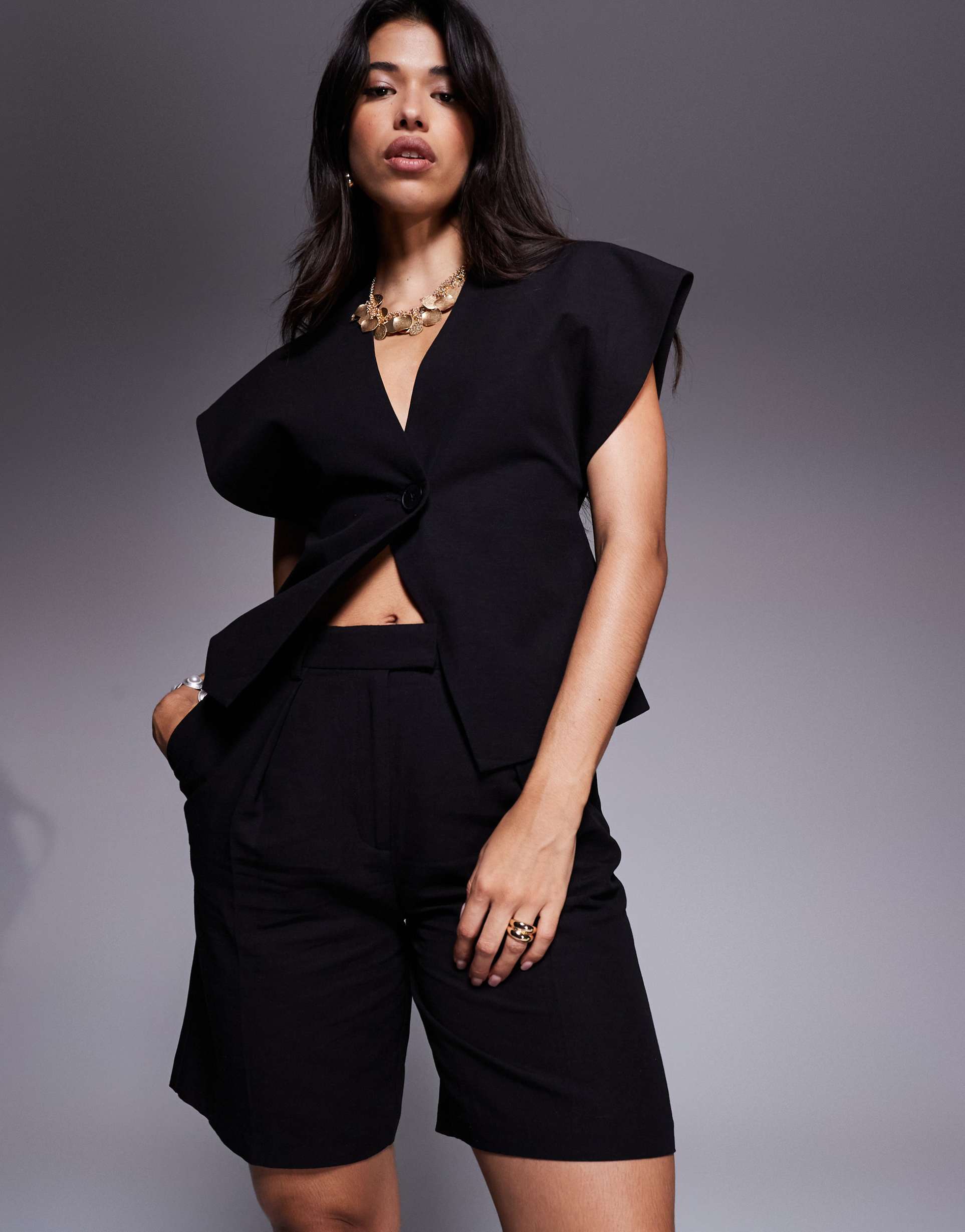 asos design tailored linen look longline city shorts in black - part of a set