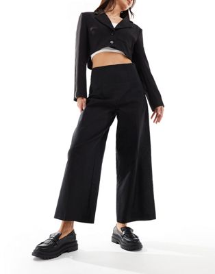 Asos Design Structured Culotte Pants With Linen In Black