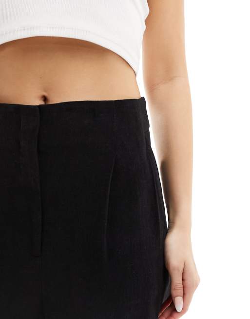 ASOS DESIGN tailored linen pleated shorts in black, 5 of 5