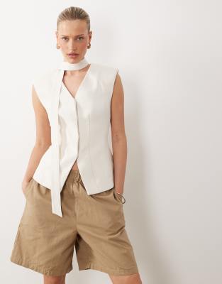 ASOS DESIGN Tailored longline moulded hip waistcoat with scarf detail in cream