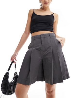 ASOS DESIGN tailored longline short in techy fabric in charcoal