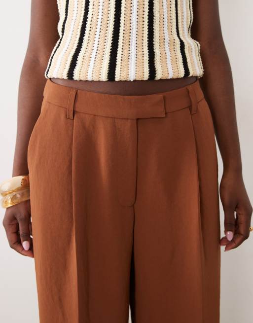 ASOS DESIGN tailored low rise fluid mensy pants in brown, 3 of 5