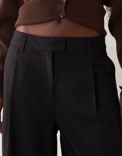 ASOS DESIGN Tailored low rise mensy trouser in black, 2 of 5