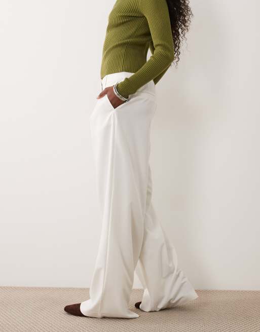 ASOS DESIGN Tailored low rise mensy trouser in cream, 3 of 5