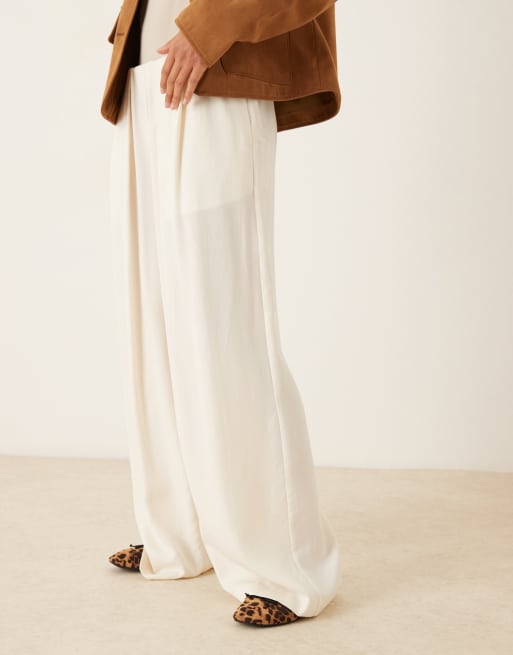 ASOS DESIGN tailored low rise pull on trousers in cream, 5 of 5