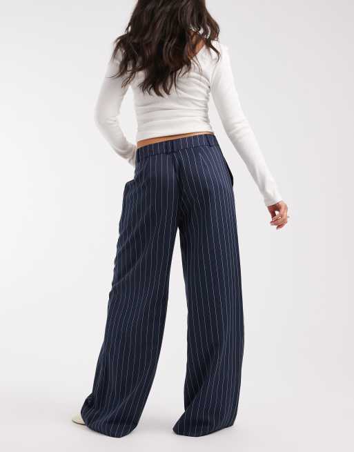 ASOS DESIGN tailored low rise wide leg mansy pants in navy pinstripe , 3 of 5