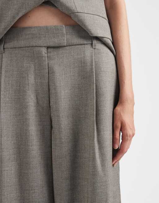 ASOS DESIGN tailored low rise wide leg trousers in brown, 5 of 5