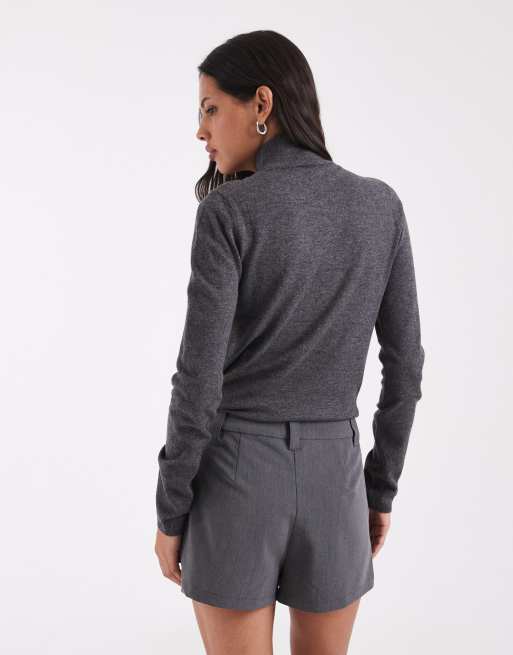 ASOS DESIGN Tailored micro shorts in grey, 4 of 5