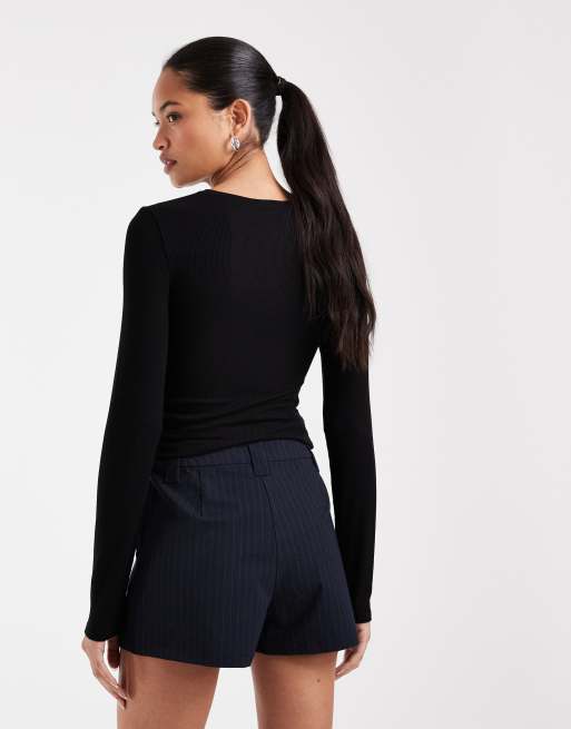 ASOS DESIGN Tailored micro shorts in navy stripe, 4 of 5