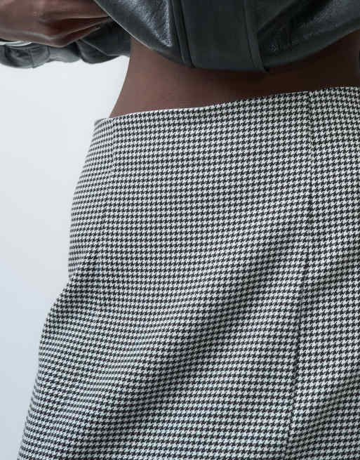ASOS DESIGN Tailored mini tulip skirt in mono dogtooth, 5 of 5