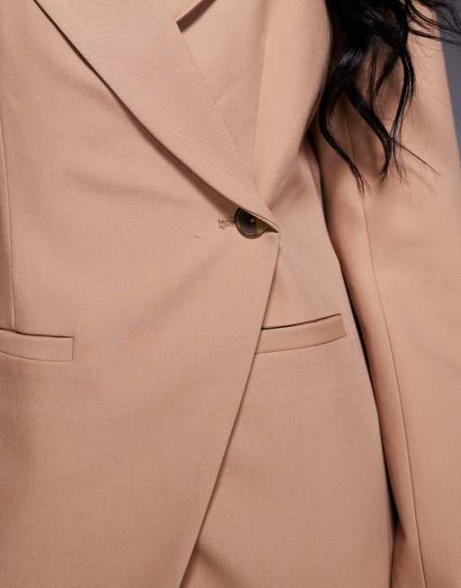 ASOS DESIGN tailored nipped waist blazer with cut away hem in mocha