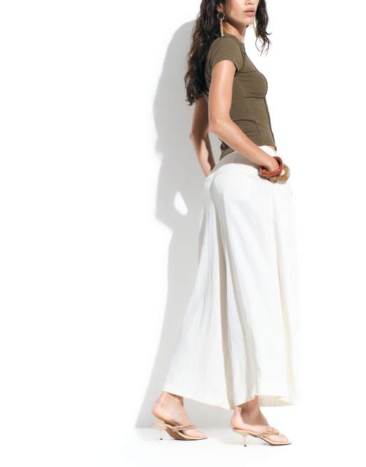 ASOS DESIGN Tailored pleated floaty culotte pants in cream, 3 of 5