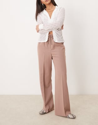 tailored pull on pants in mink-pink