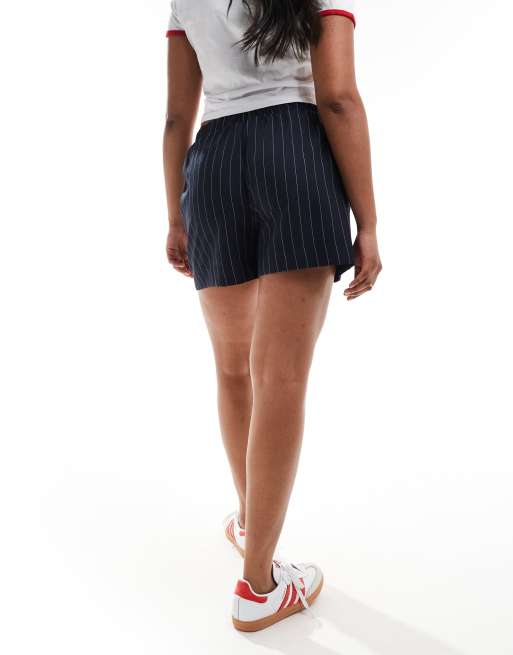 ASOS DESIGN tailored pull on short in navy stripe, 3 of 5