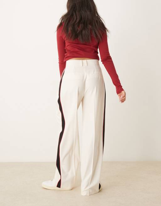 ASOS DESIGN tailored relaxed pants with contrast piping in off white, 4 of 5
