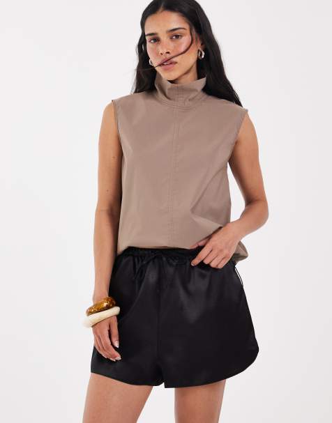 ASOS DESIGN Tailored runner shorts in satin in black - view 1