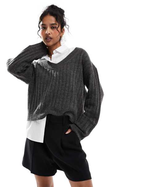 ASOS DESIGN tailored shorts in black - view 1