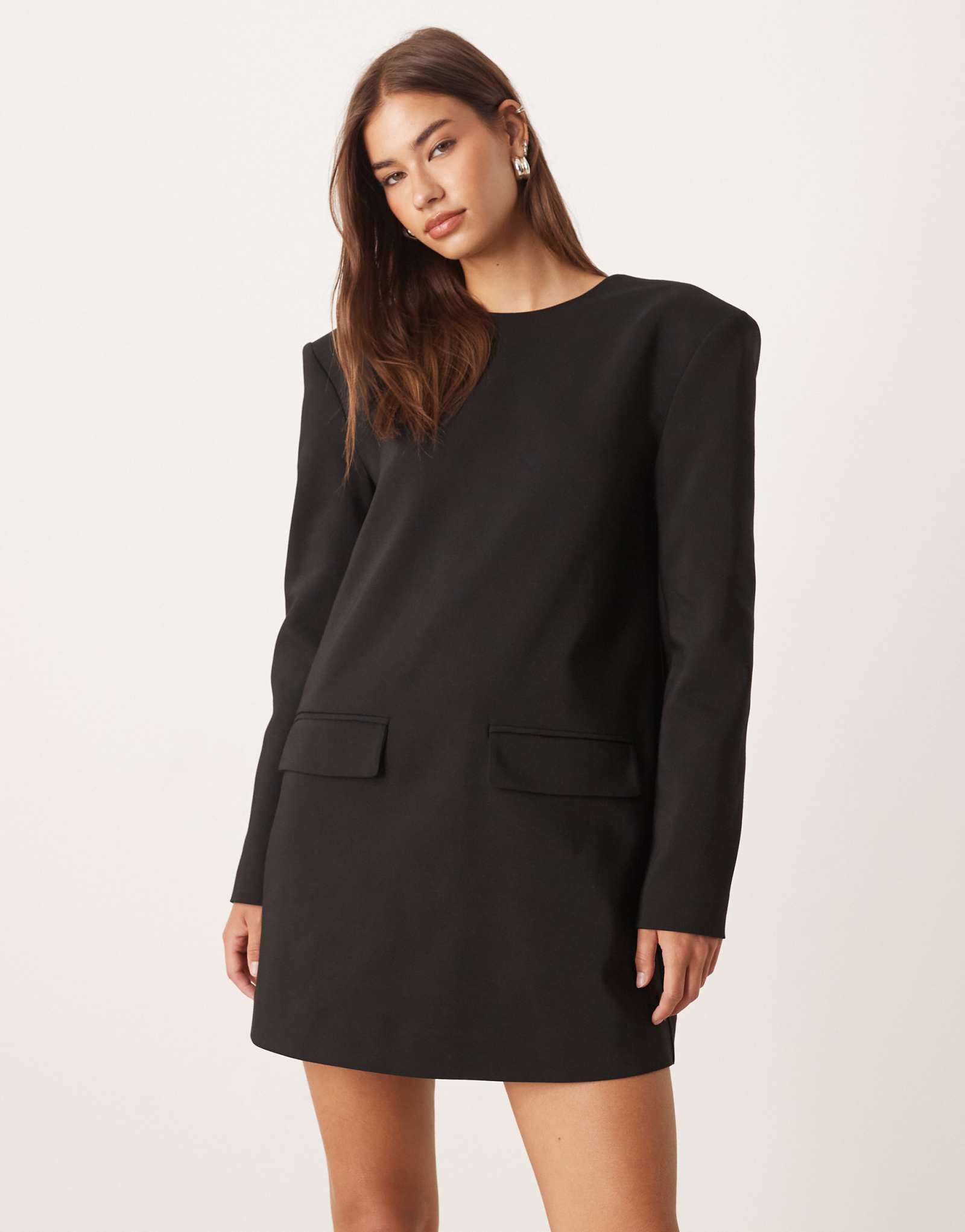 Платье-сорочка с подкладкой на плечах от ASOS DESIGN черного цвета