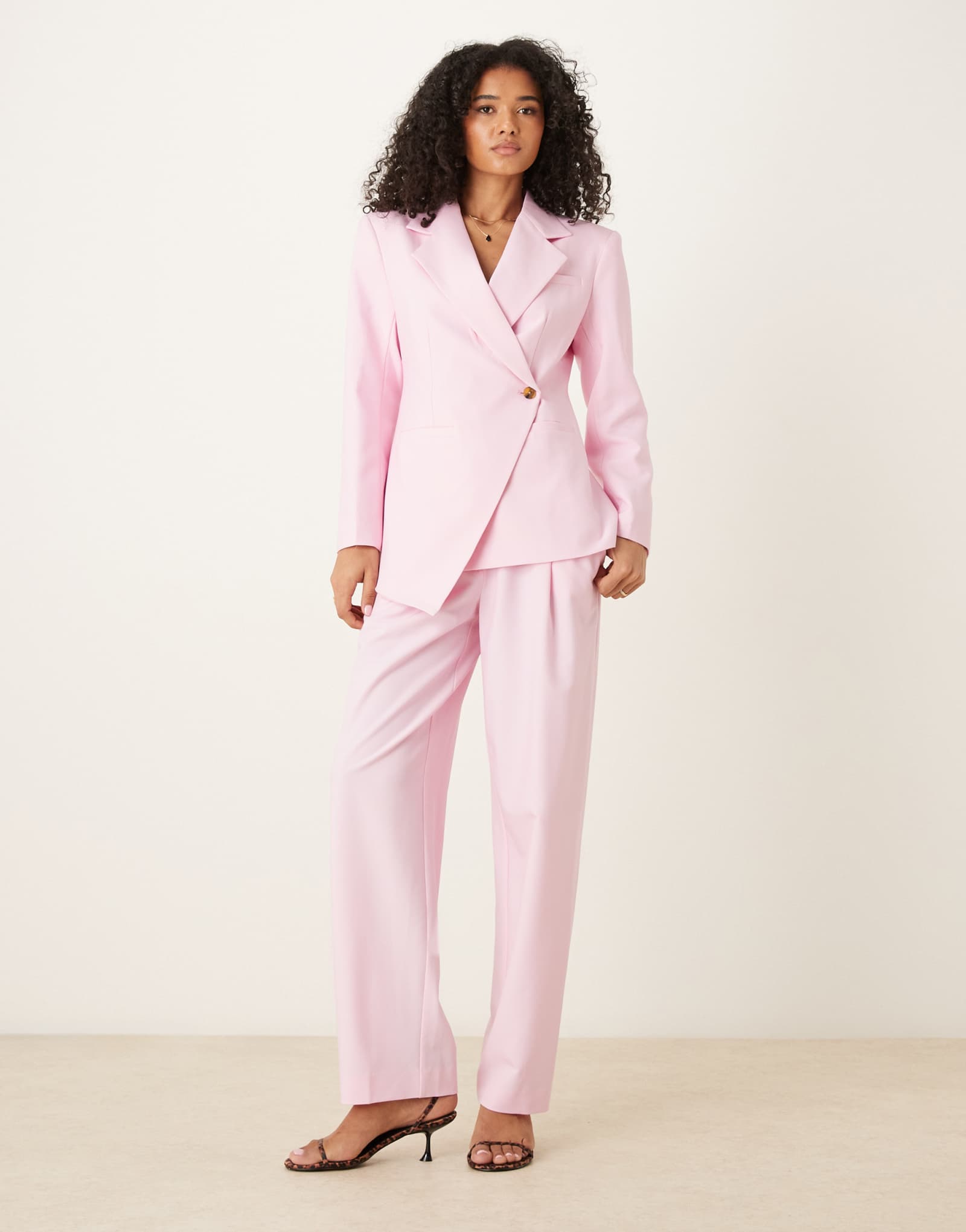 Брюки прямого кроя от ASOS DESIGN розового цвета - часть комплекта