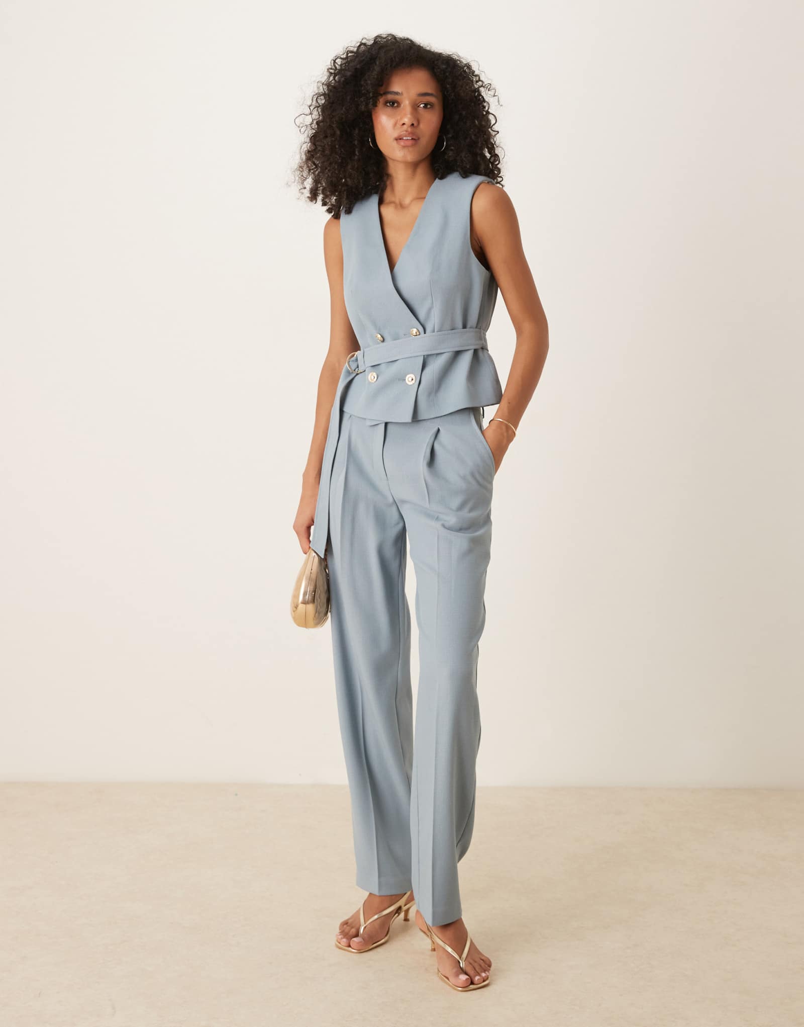 Брюки прямого кроя от ASOS DESIGN синего цвета с золотыми пуговицами - часть комплекта