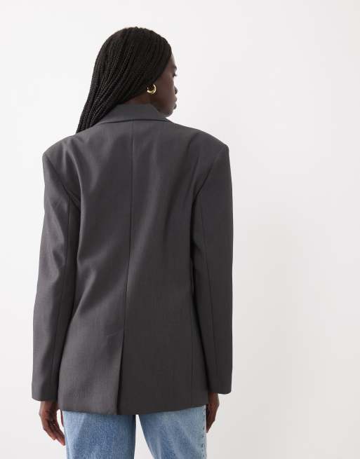 ASOS DESIGN tailored strong shoulder double breasted blazer in charcoal, 3 of 4