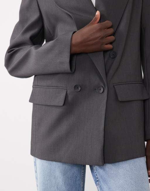 ASOS DESIGN tailored strong shoulder double breasted blazer in charcoal, 4 of 4