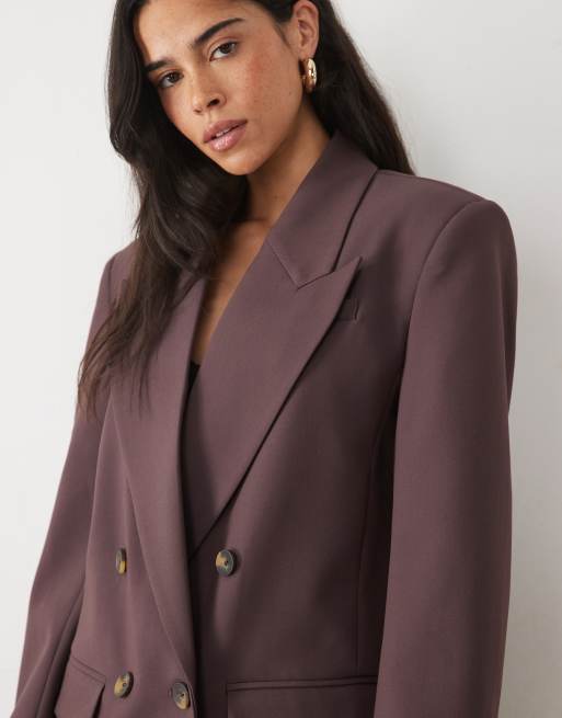 ASOS DESIGN tailored strong shoulder double-breasted blazer in raisin, 2 of 4