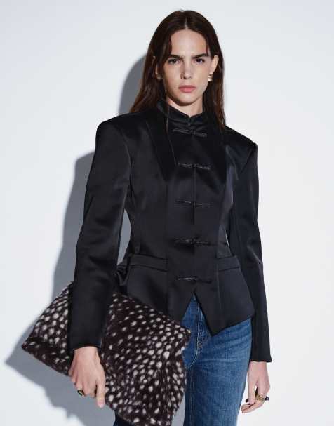 ASOS DESIGN Tailored strong shoulder satin blazer in black - view 1