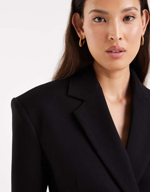 ASOS DESIGN tailored structured cinched waist cropped blazer in black, 2 of 4