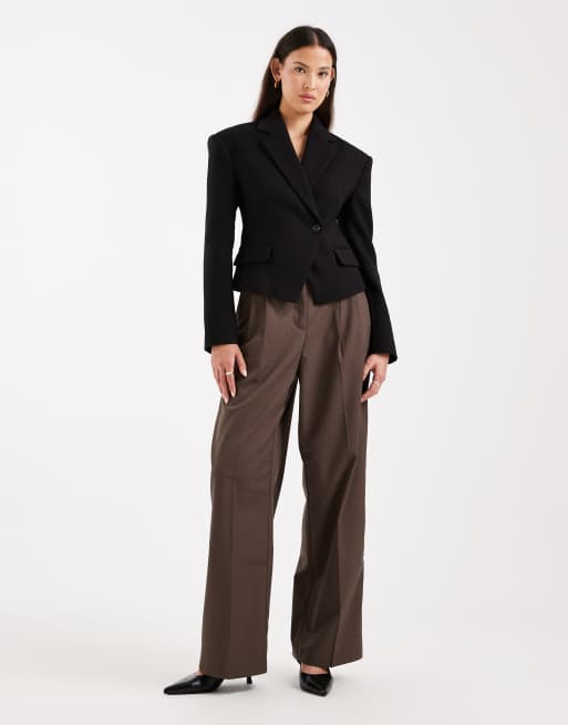 ASOS DESIGN tailored structured cinched waist cropped blazer in black, 3 of 4