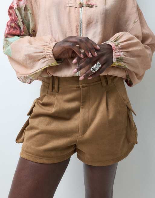 ASOS DESIGN Tailored suedette utility shorts in tan, 3 of 9