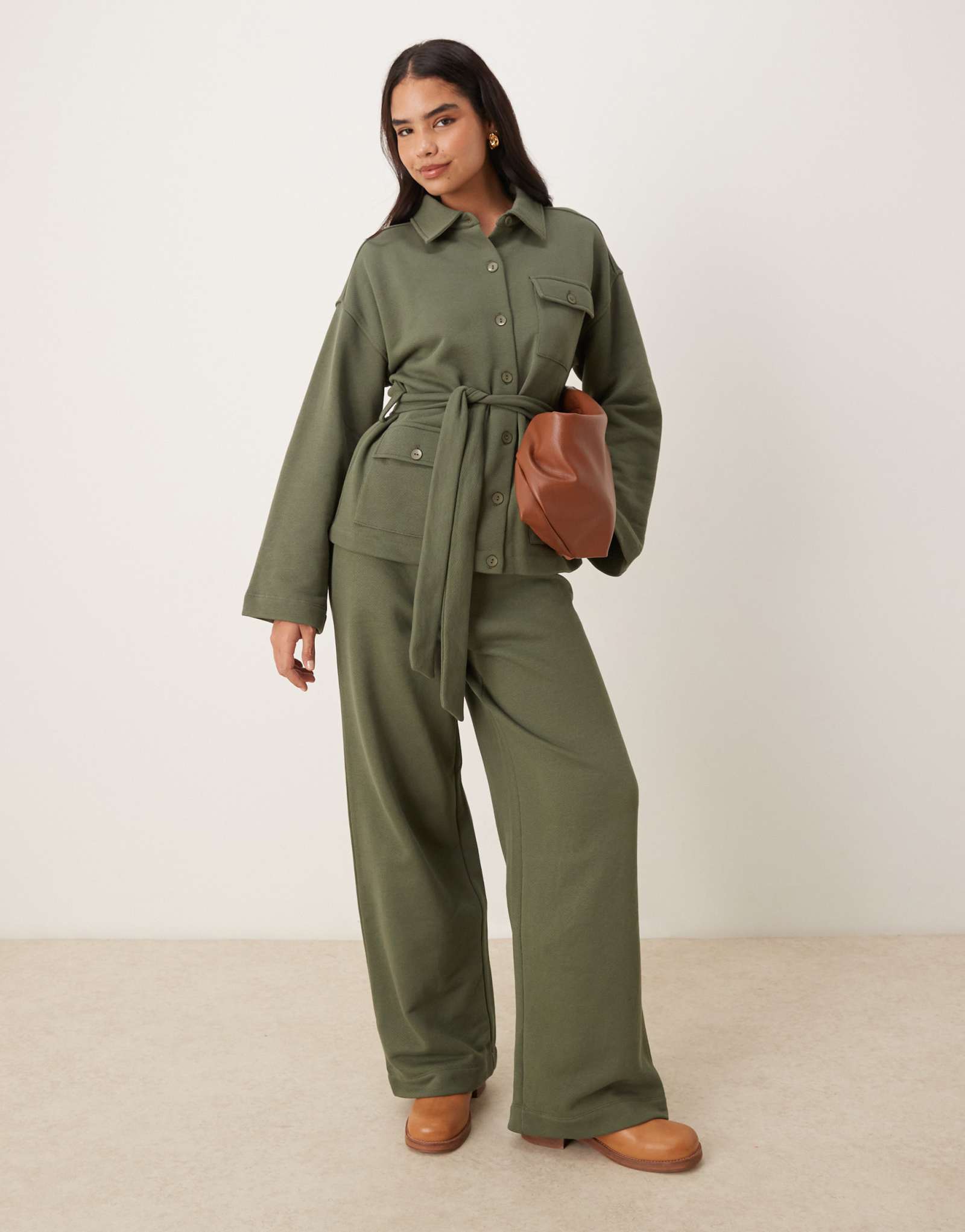 Спортивные брюки ASOS DESIGN на заказ с пуговицами цвета хаки - часть комплекта