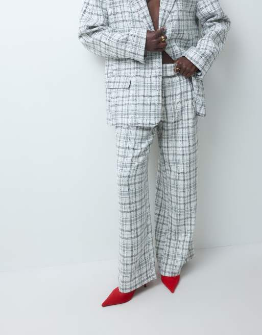 ASOS DESIGN tailored tapered mensy pants in winter white check, 2 of 5