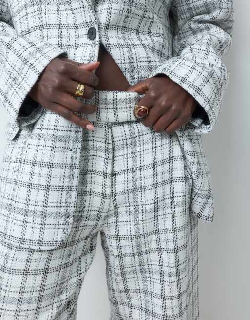 ASOS DESIGN tailored tapered mensy pants in winter white check, 5 of 5