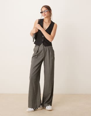 ASOS DESIGN tailored vest in black