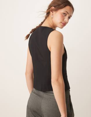 ASOS DESIGN tailored vest in black