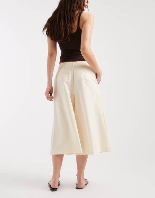 ASOS DESIGN tailored wide bermuda culottes in cream, 5 of 5