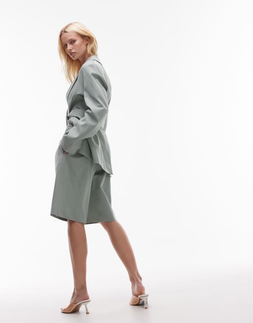 ASOS DESIGN tailored wide leg bermuda shorts in sage co ord, 3 of 5
