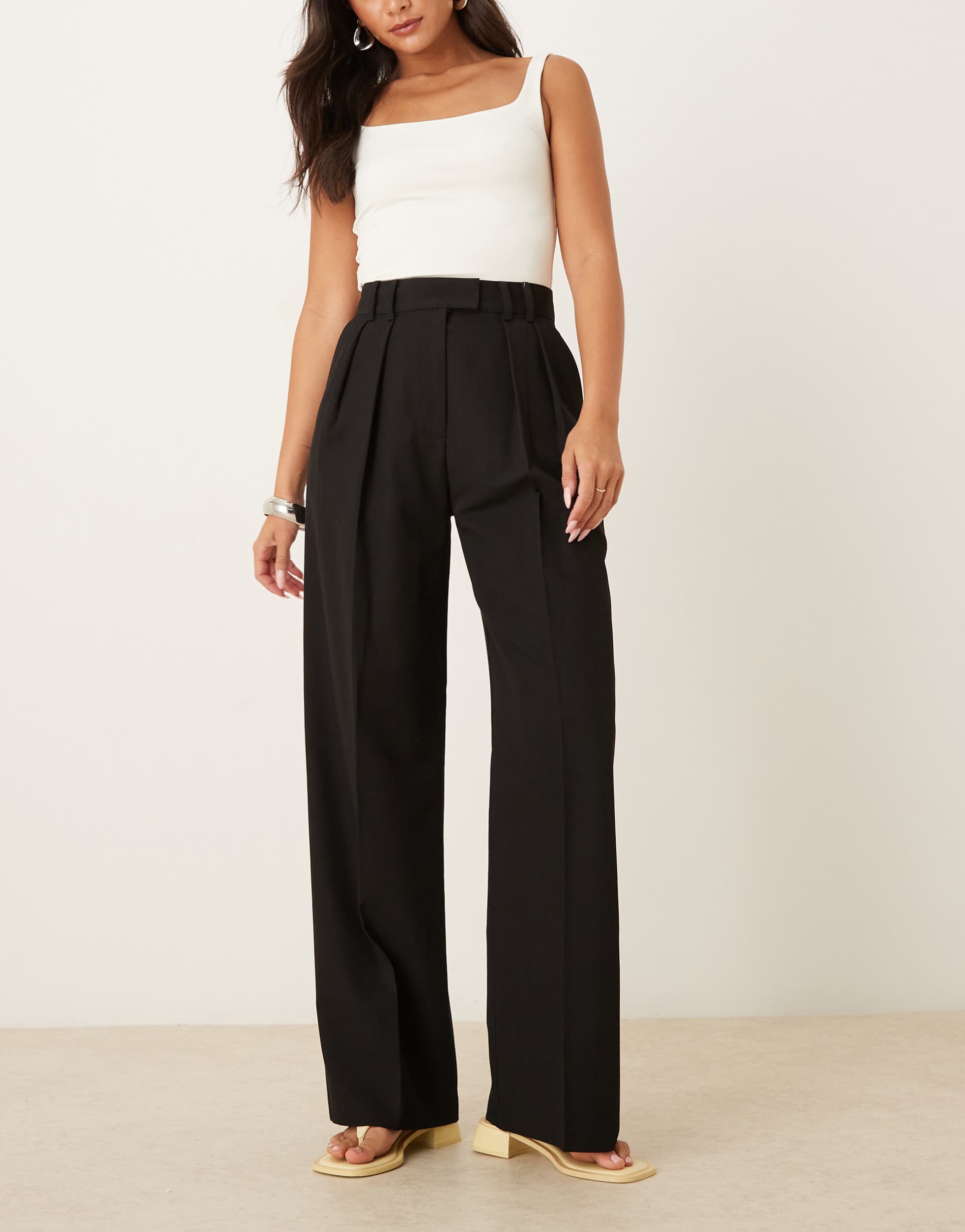 asos design tailored wide leg pants with pleat detail in black