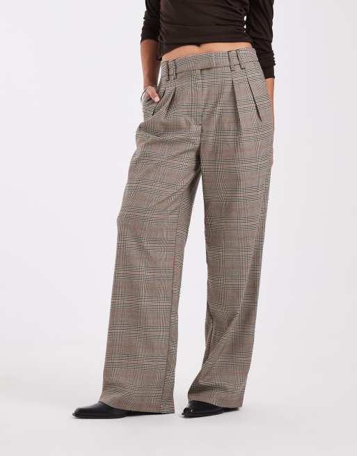 ASOS DESIGN Tailored wide leg pants with pleat detail in brown check, 3 of 5