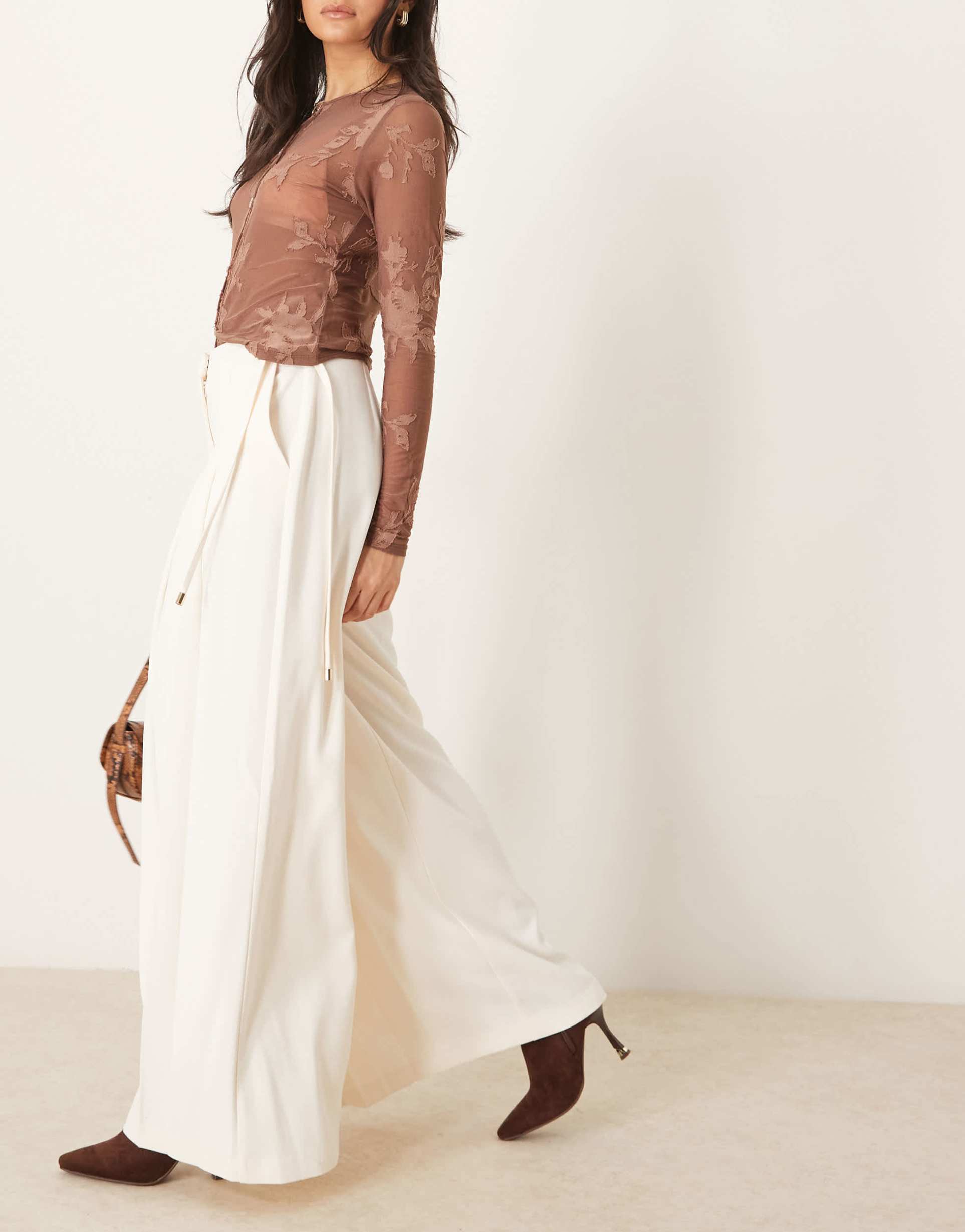 asos design tailored wide leg pants with pleat detail in off white