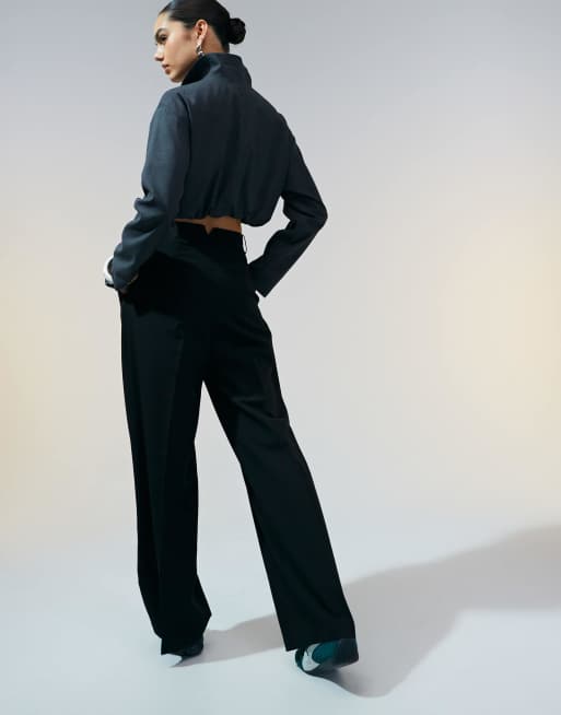 ASOS DESIGN tailored wide leg trousers with pleat detail in black, 4 of 5