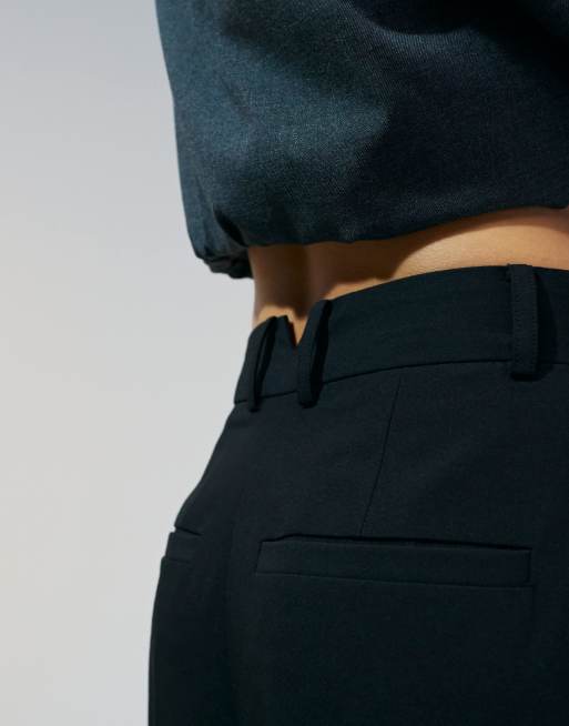 ASOS DESIGN tailored wide leg trousers with pleat detail in black, 5 of 5