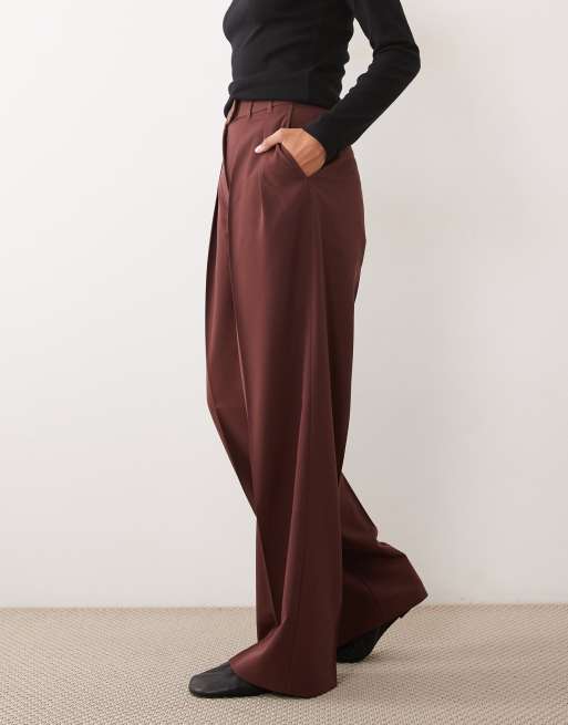 ASOS DESIGN Tailored wide leg trousers with pleat detail in deep brown, 2 of 5