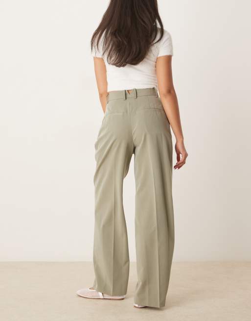 ASOS DESIGN tailored wide leg trousers with pleat detail in khaki, 4 of 5