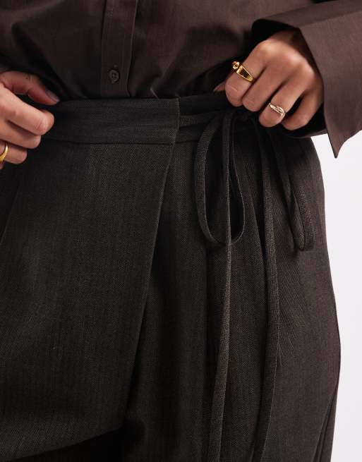 ASOS DESIGN tailored wide leg trousers with wrap tie detail in brown herringbone, 4 of 5