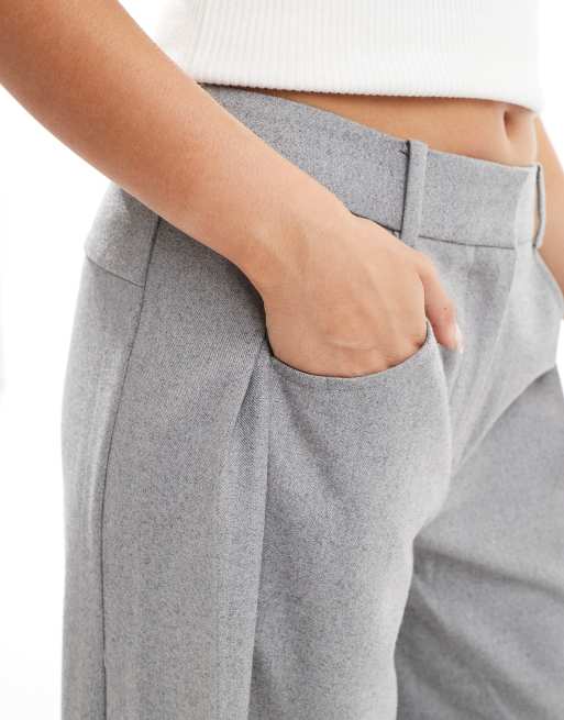 ASOS DESIGN tailored wide leg trousres with side pleat detail in light grey, 4 of 5